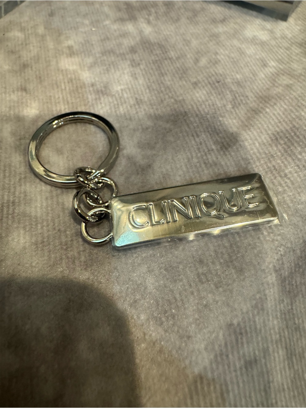 Clinique Metallic Silver Bar Keyring Brand New